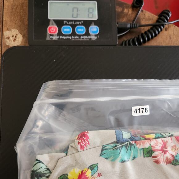 Disney Stitch Shirt Mens XXL Beige Floral Hawaiian Button Up Rayon Short Slv EUC - Picture 11 of 11